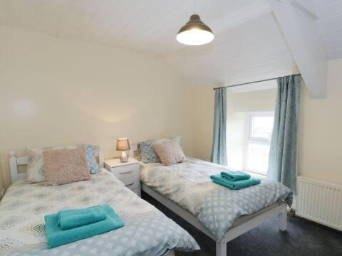 Ty Rhos, Farm Stay, Sleeps 4, Rhoshirwaun 2 Miles From Aberdaron Ngoại thất bức ảnh